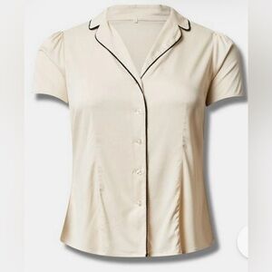 $6❤️Bundled Torrid Retro Chic Shirt